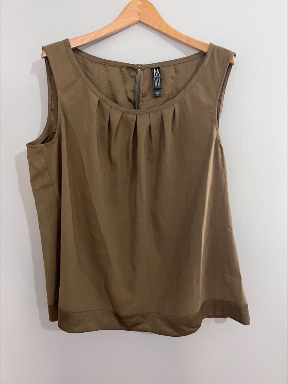 Marla Wynne 22W Plus Size Brown Sleeveless Pleated Blouse Top